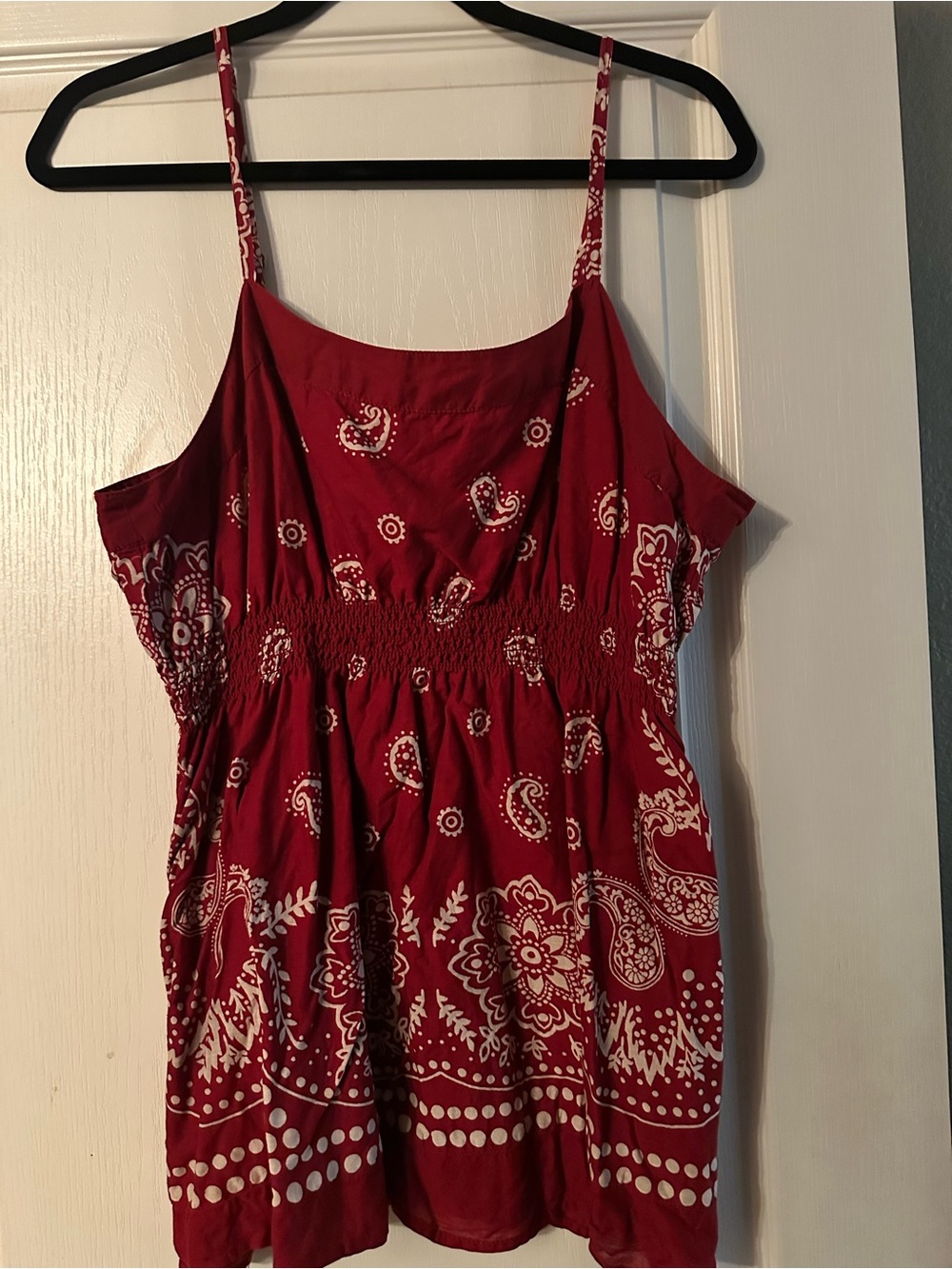 Old Navy Women’s Red Paisley Smocked Waist Tank Top XL
